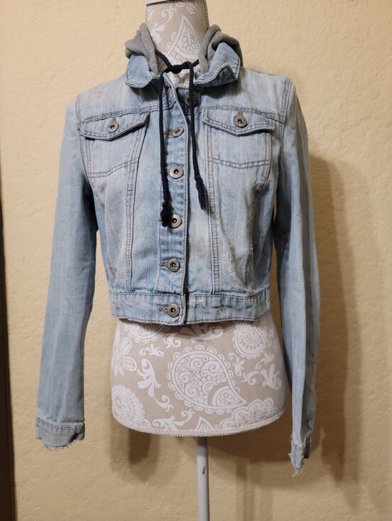 Ci Sono Jackets & Blazers - Ci Sono Cropped Denim Jacket Light Wash Distressed Hooded Sz L